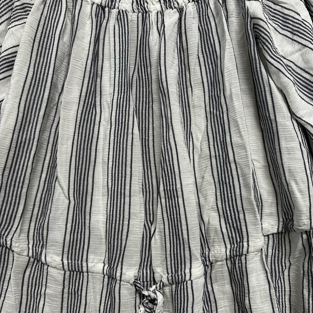 Abercrombie & Fitch White and Blue Smocked Flutter Sleeve Blouse - Picture 5 of 8